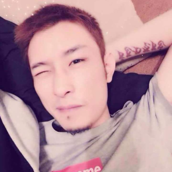 难得拥抱的第一张照片--南昌相亲服务中心