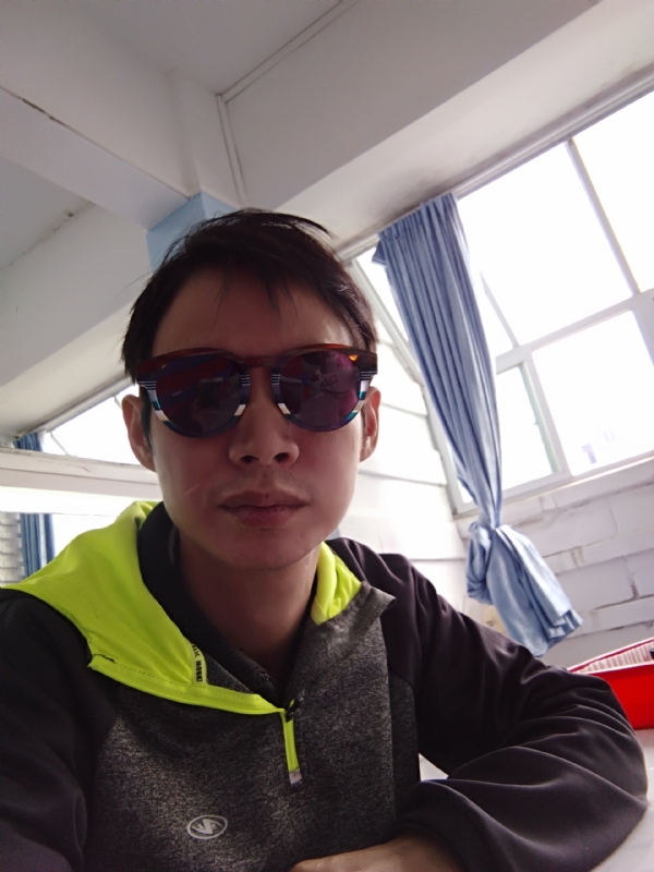 五华移民男的第一张照片--南昌相亲服务中心