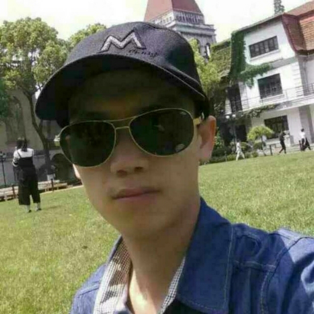 龙小华的第一张照片--南昌相亲服务中心