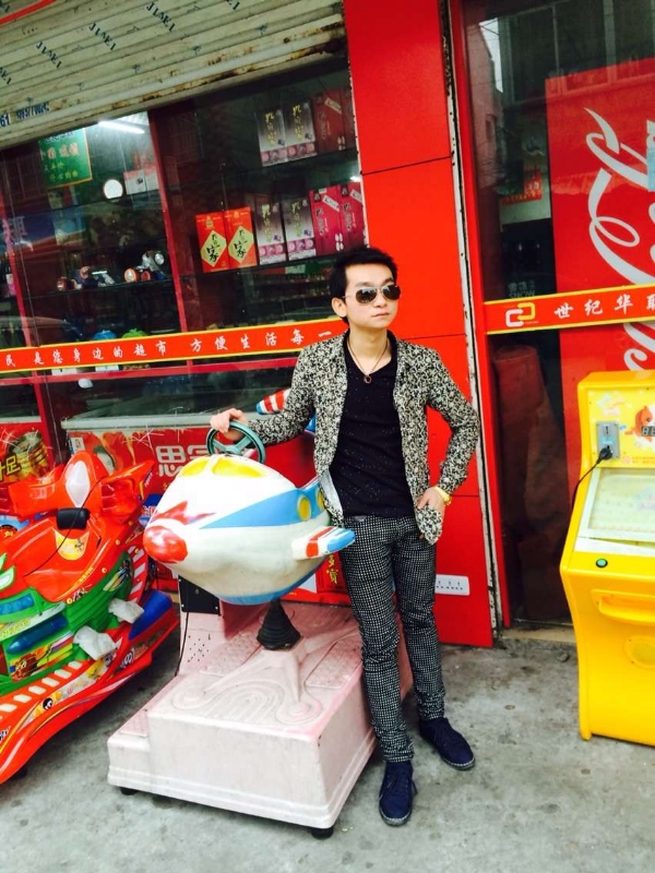 阳光帅气男嘉宾的第一张照片--南昌相亲服务中心