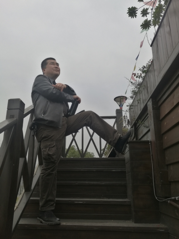 孤单背影的第一张照片--南昌相亲服务中心