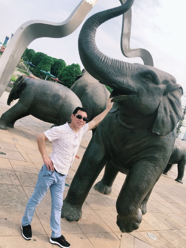 朝望大海的第三张照片--南昌相亲服务中心