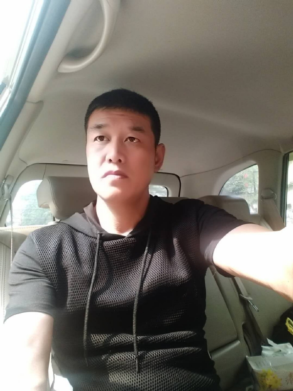 深爱的疯子的第一张照片--南昌相亲服务中心