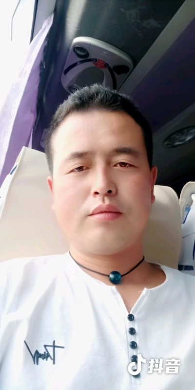 瞬间被爱上的第一张照片--南昌相亲服务中心