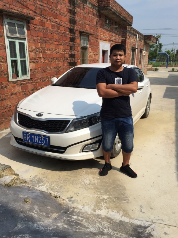 独坐街头的第三张照片--南昌相亲服务中心