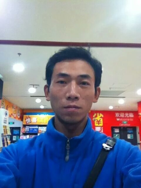 青草地溪水边的第一张照片--南昌相亲服务中心