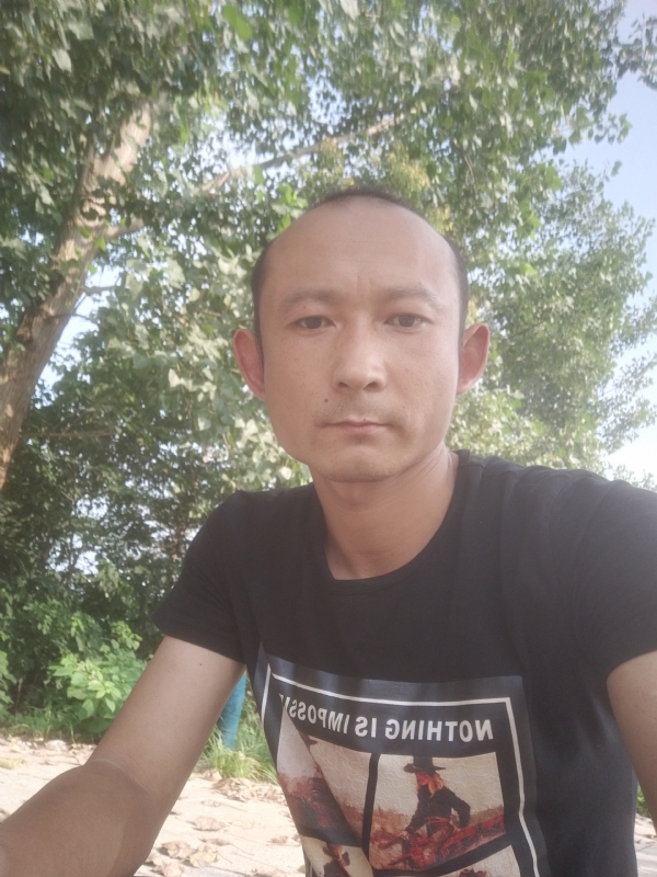 80大叔的第一张照片--南昌相亲服务中心