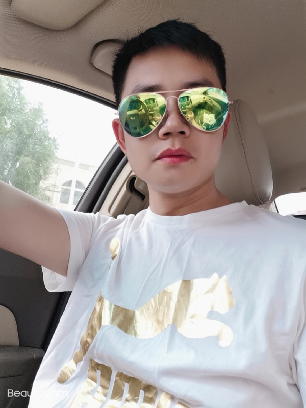 奋斗的第一张照片--南昌相亲服务中心