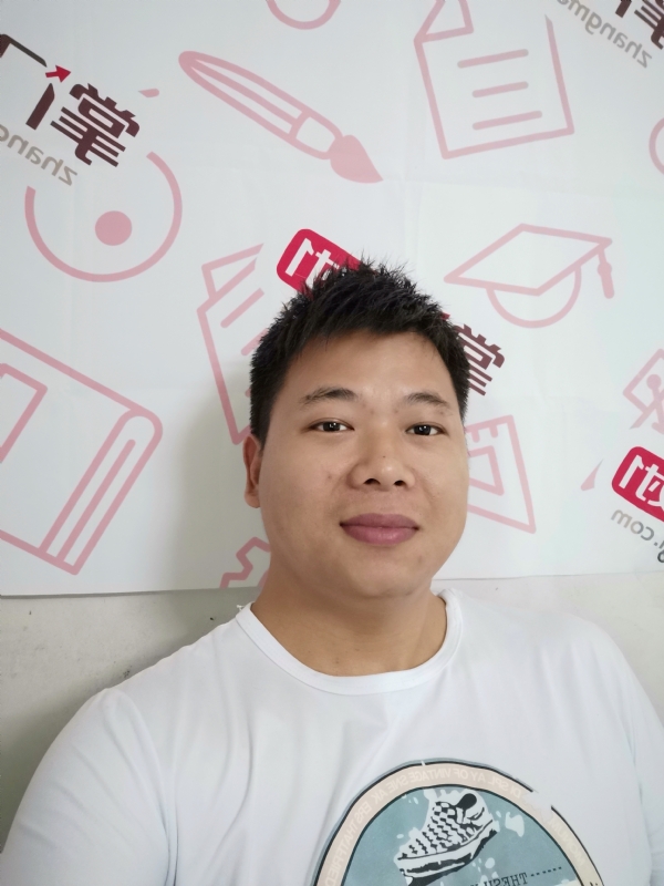 轻静地行走着的第一张照片--南昌相亲服务中心