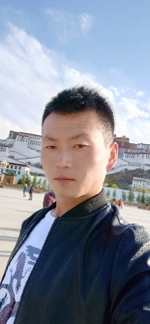 阳光下的小草的第二张照片--南昌相亲服务中心