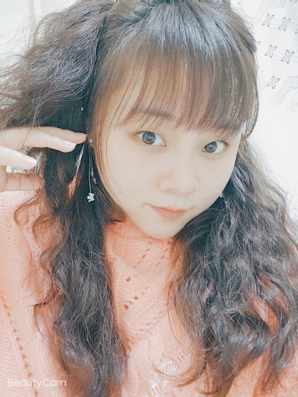 艾薇儿的第一张照片--南昌相亲服务中心