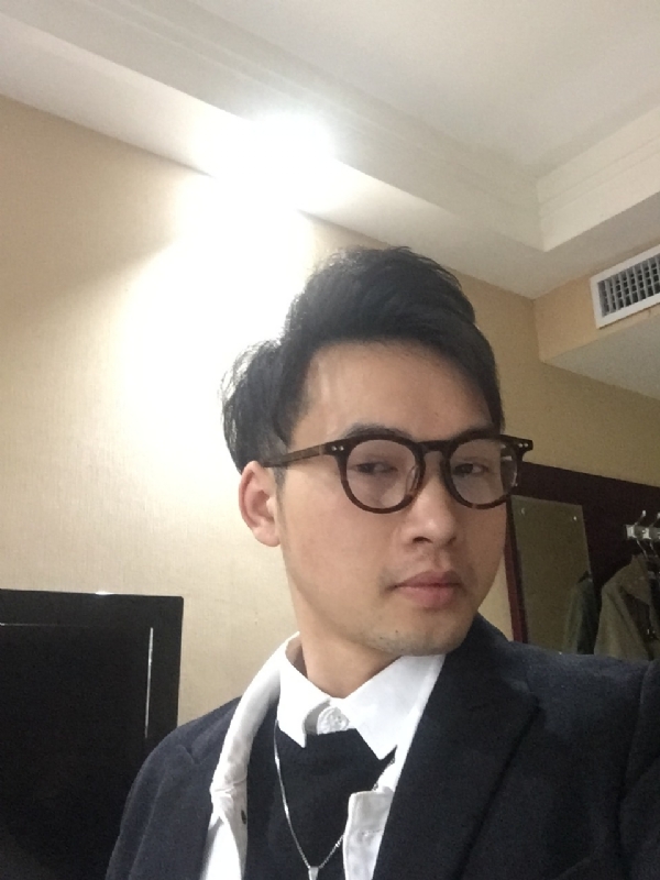 曾亮的第一张照片--南昌相亲服务中心