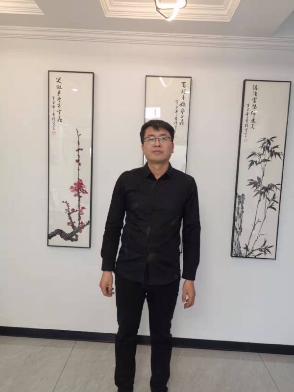 情义比天高的第一张照片--南昌相亲服务中心