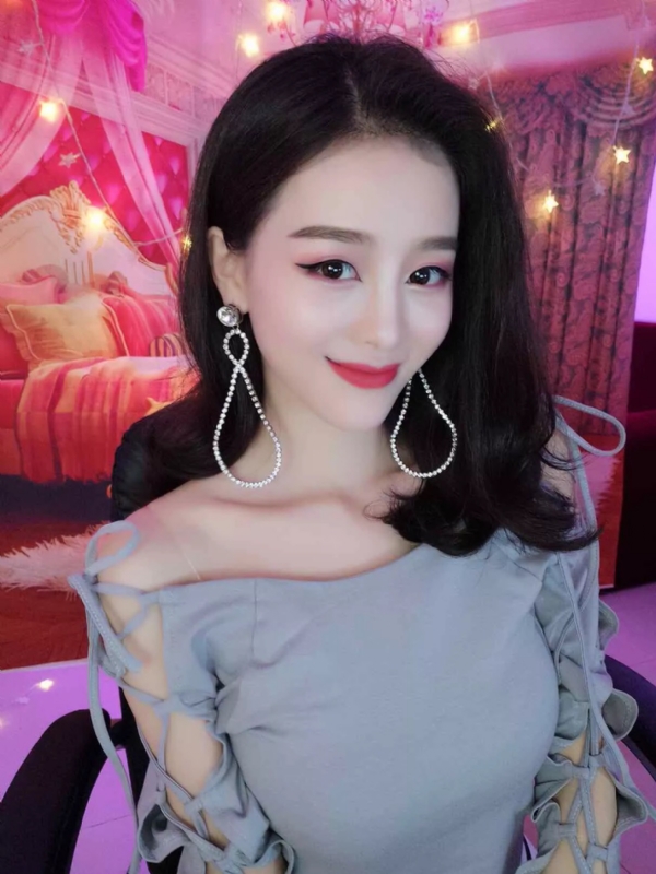 Cici的第三张照片--南昌相亲服务中心