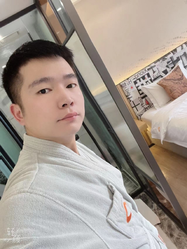 绿帽的第一张照片--南昌相亲服务中心