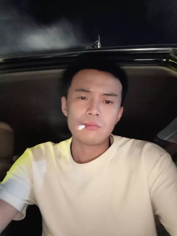 爱睡觉的土拨鼠的第一张照片--南昌相亲服务中心