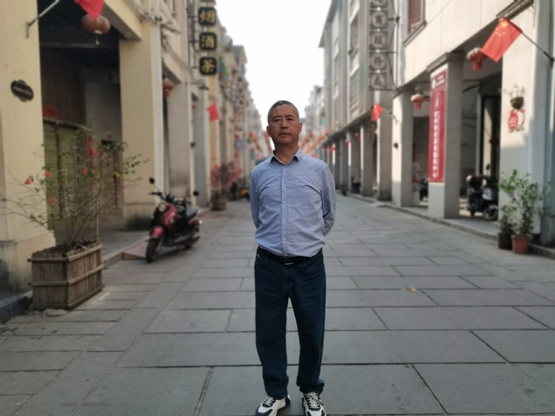 一粒尘埃的第一张照片--南昌相亲服务中心