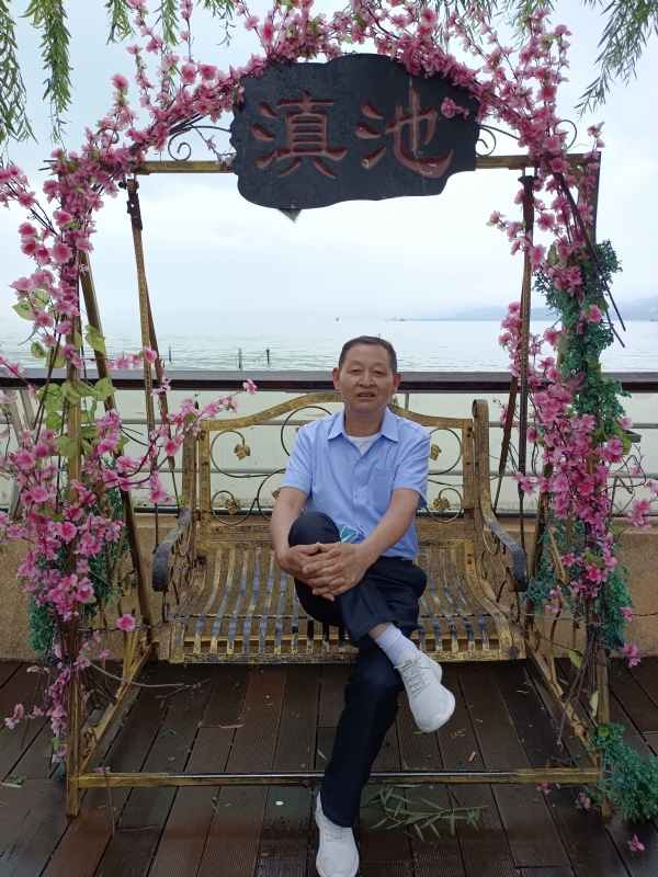 奋斗的第一张照片--南昌相亲服务中心