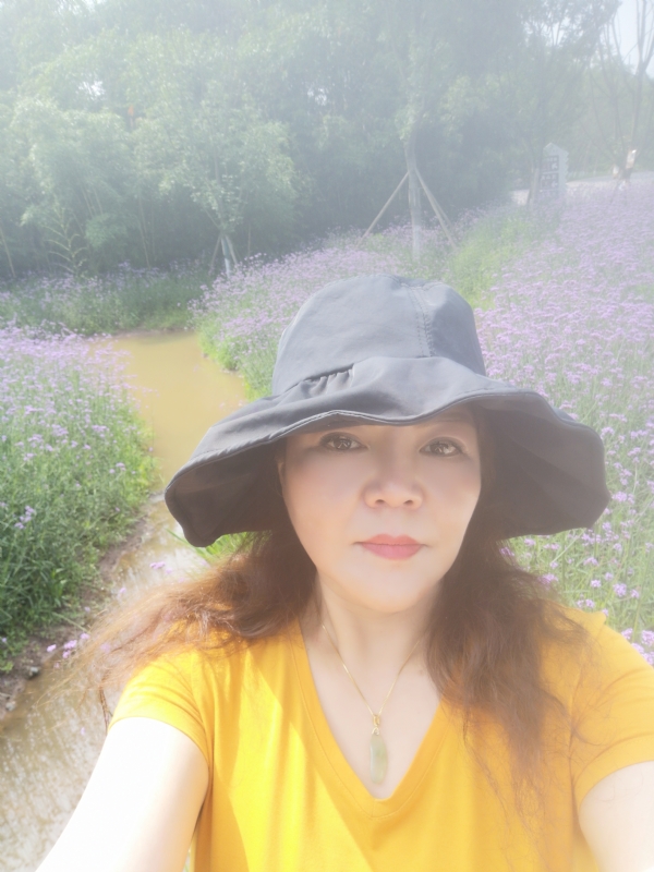 宛霞的第三张照片--南昌相亲服务中心