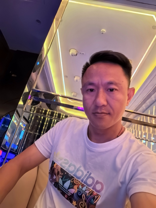 辞岸的第一张照片--南昌相亲服务中心